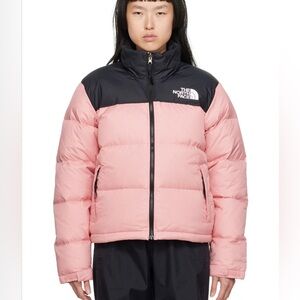 The North Face Nuptse Down Jacket
Grayish Pink / Black – Women’s XL (Korea)